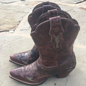 Ariat women’s Dahlia shorty boots